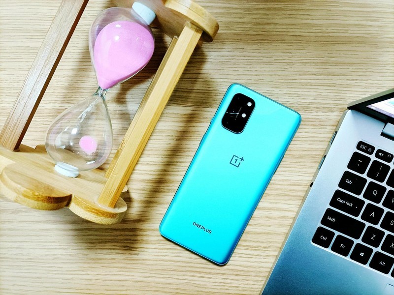 十二方面深度了解一加8T，初见青域倾城，贴心商务机