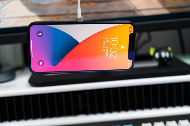 苹果原版Magsafe着实太贵，或许有其他无线充电板方案？