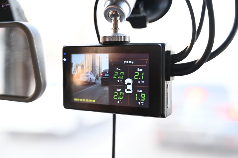 更可靠行车记录仪，专注影像记录还有胎压监测功能，唯赛思通D2上手