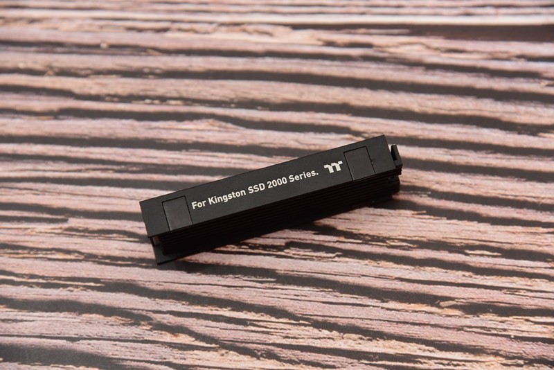 热管？风冷？纯铜？实测告诉你SSD散热器哪家强