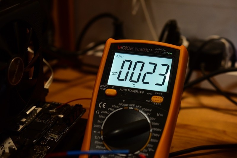 热管？风冷？纯铜？实测告诉你SSD散热器哪家强