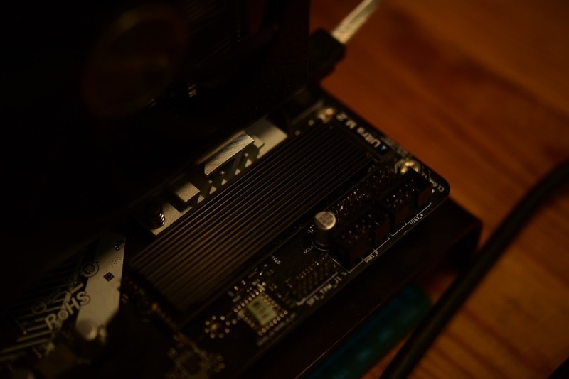 热管？风冷？纯铜？实测告诉你SSD散热器哪家强