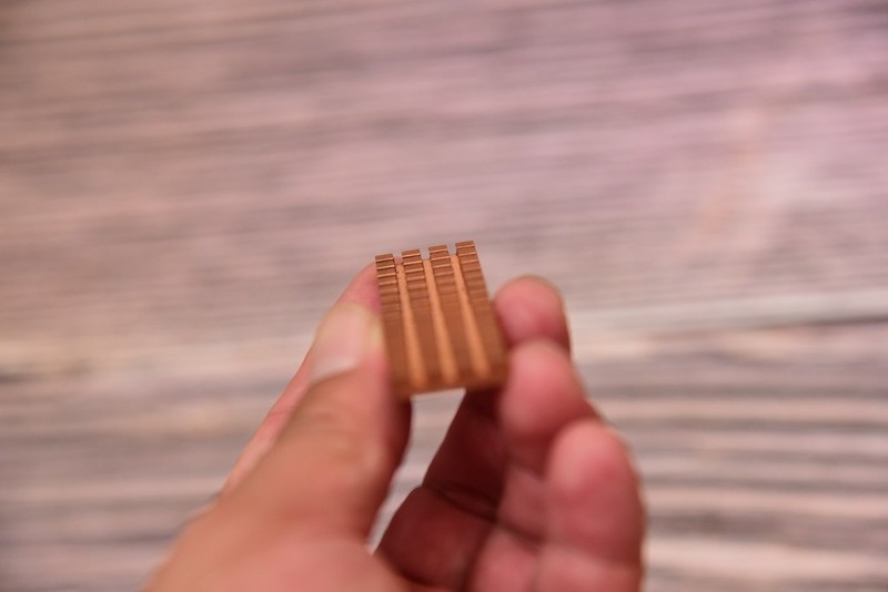 热管？风冷？纯铜？实测告诉你SSD散热器哪家强