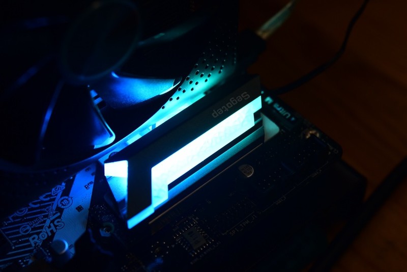 热管？风冷？纯铜？实测告诉你SSD散热器哪家强