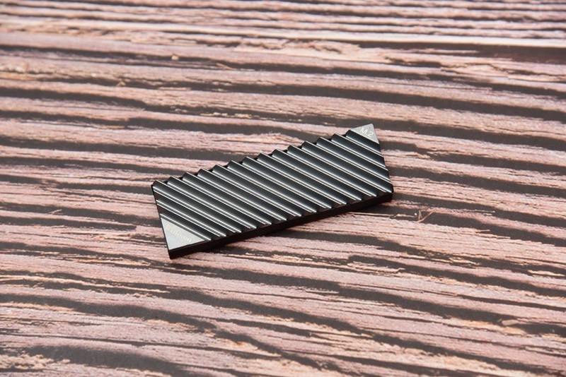 热管？风冷？纯铜？实测告诉你SSD散热器哪家强