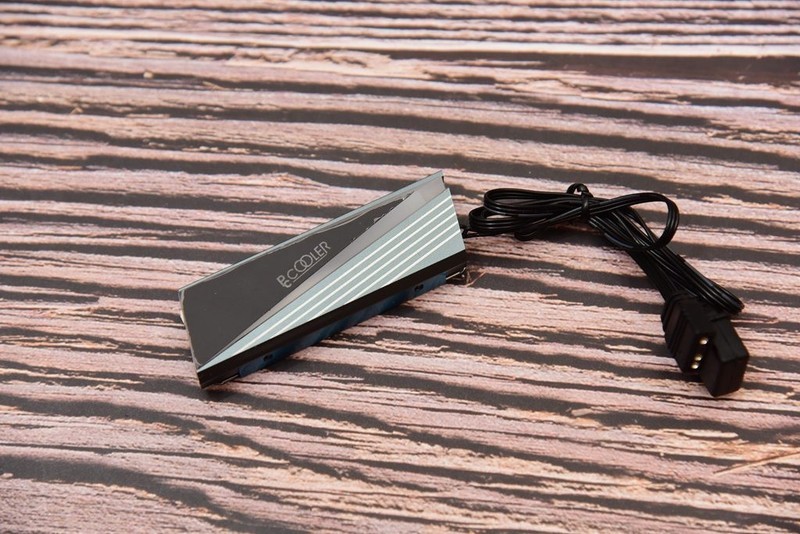 热管？风冷？纯铜？实测告诉你SSD散热器哪家强