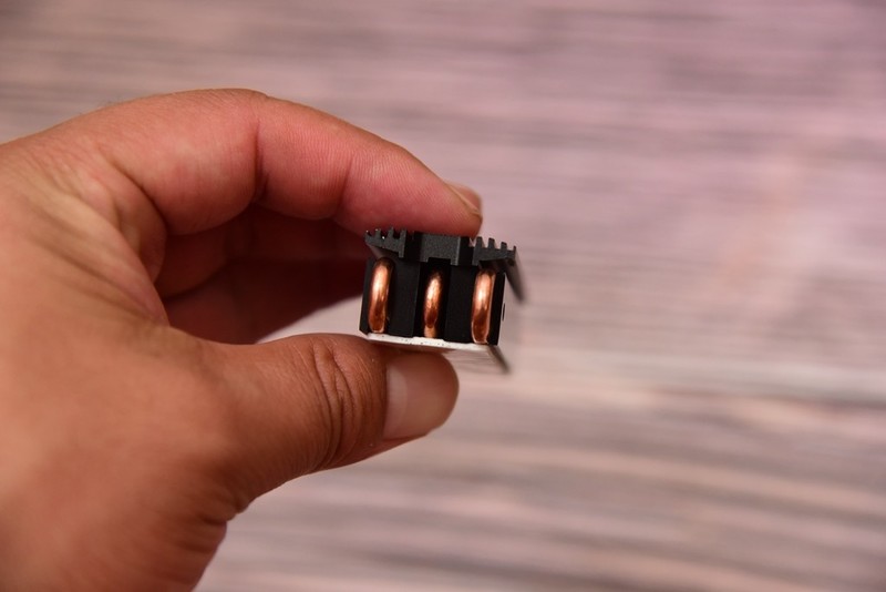 热管？风冷？纯铜？实测告诉你SSD散热器哪家强