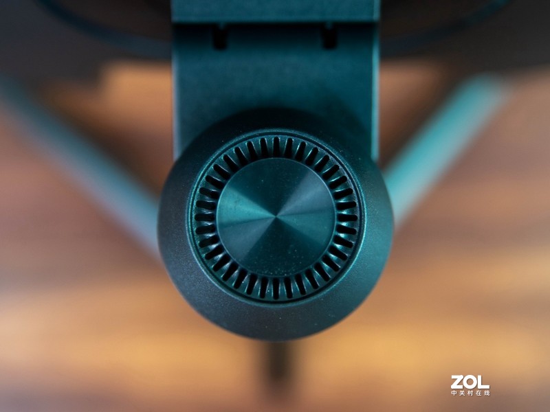 视野广阔，色彩鲜艳，HKC C299Q显示器让游戏办公更舒适