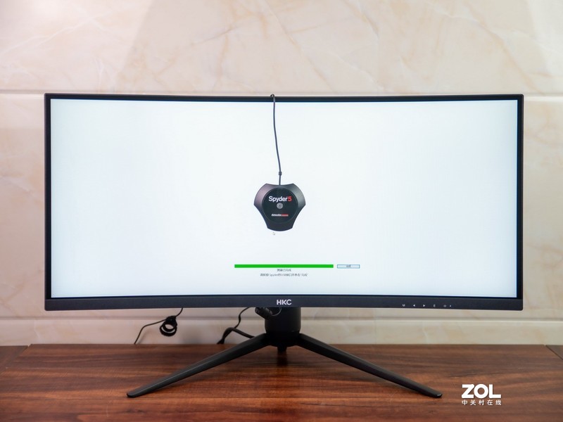 视野广阔，色彩鲜艳，HKC C299Q显示器让游戏办公更舒适