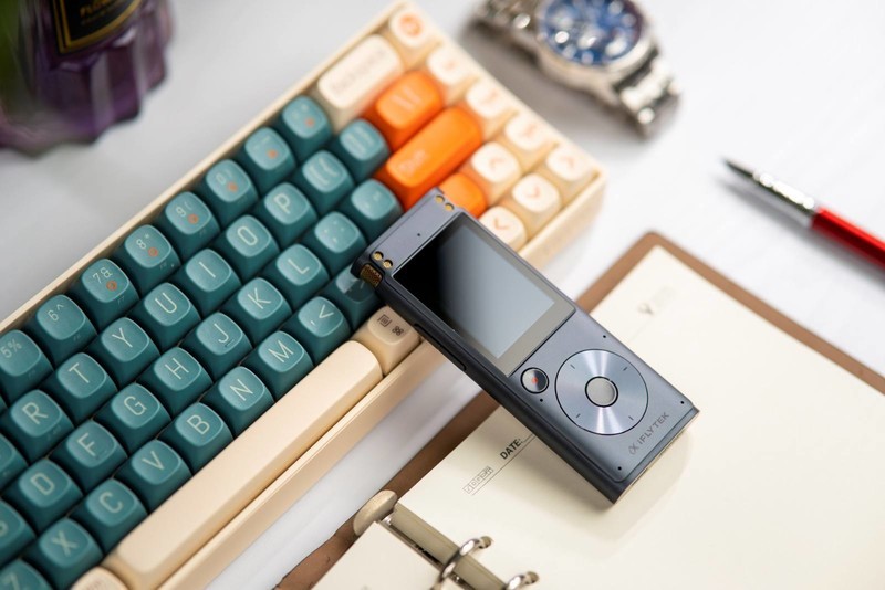 为视频创作入手，支持12种中文方言10大语种，讯飞智能录音笔SR302多图实测