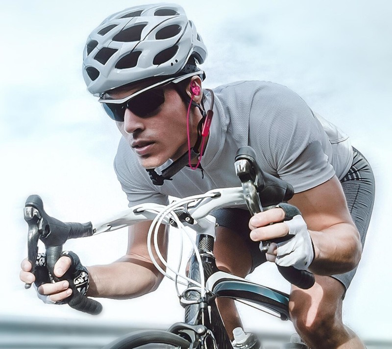 随身闪充、闪连，荣耀HONOR xSport PRO创新力，让老炮们颜面扫地？