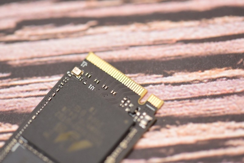 热管？风冷？纯铜？实测告诉你SSD散热器哪家强