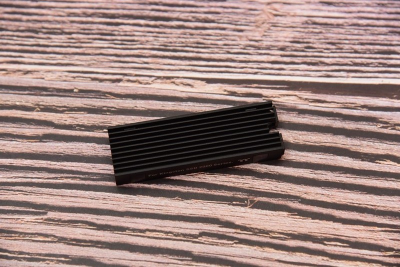 热管？风冷？纯铜？实测告诉你SSD散热器哪家强