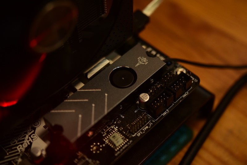 热管？风冷？纯铜？实测告诉你SSD散热器哪家强