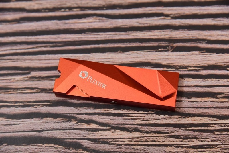 热管？风冷？纯铜？实测告诉你SSD散热器哪家强