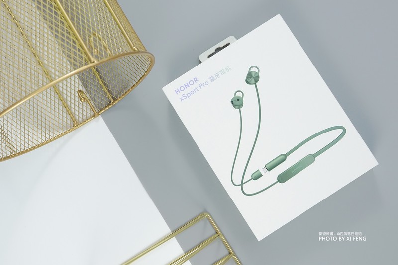 随身闪充、闪连，荣耀HONOR xSport PRO创新力，让老炮们颜面扫地？