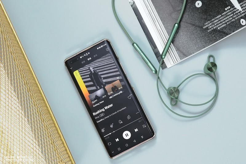 随身闪充、闪连，荣耀HONOR xSport PRO创新力，让老炮们颜面扫地？