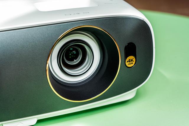 把电影院搬回家：明基W1700M真4K香不香？