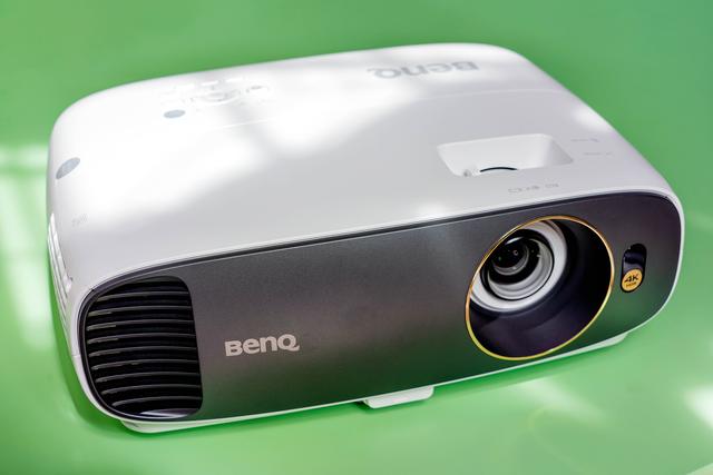 把电影院搬回家：明基W1700M真4K香不香？