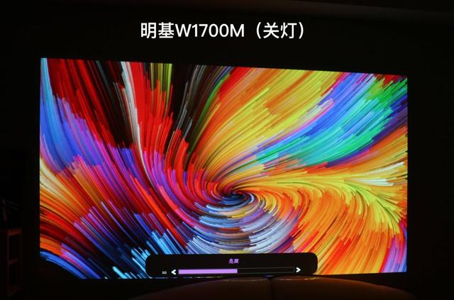 把电影院搬回家：明基W1700M真4K香不香？