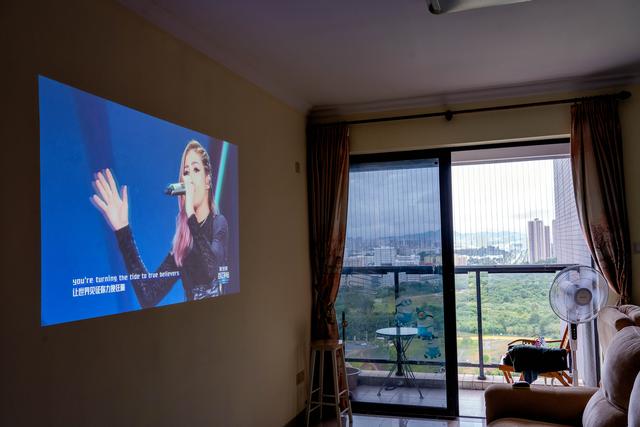 把电影院搬回家：明基W1700M真4K香不香？