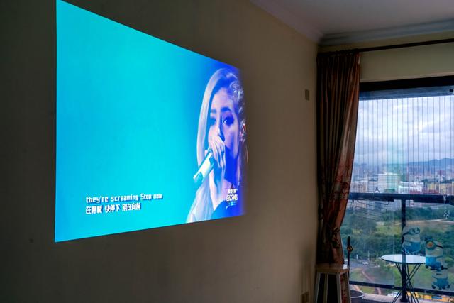 把电影院搬回家：明基W1700M真4K香不香？