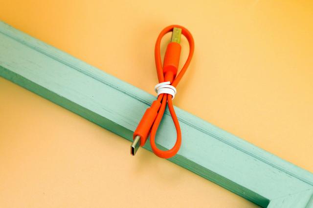 32小时的播放时间，体验JBL T125 TWS真无线耳机上手体验