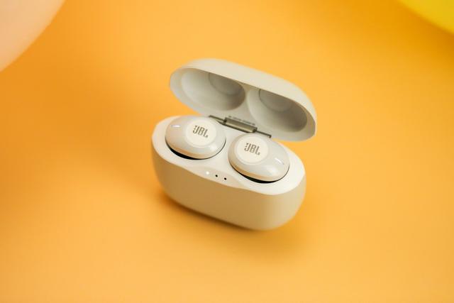 32小时的播放时间，体验JBL T125 TWS真无线耳机上手体验