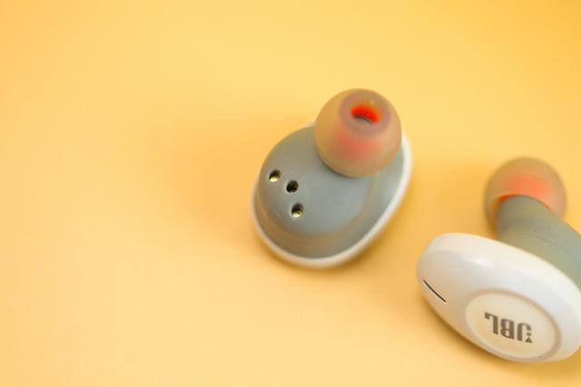 32小时的播放时间，体验JBL T125 TWS真无线耳机上手体验