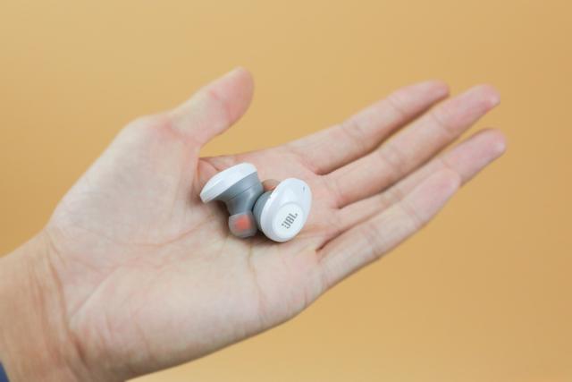 32小时的播放时间，体验JBL T125 TWS真无线耳机上手体验