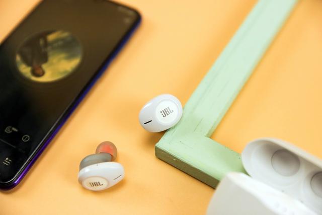 32小时的播放时间，体验JBL T125 TWS真无线耳机上手体验