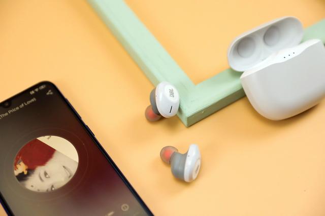 32小时的播放时间，体验JBL T125 TWS真无线耳机上手体验