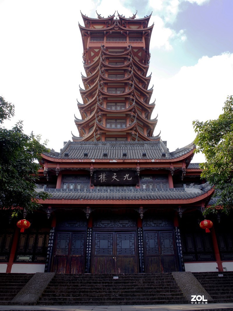 塔山揽秀----成都九天楼