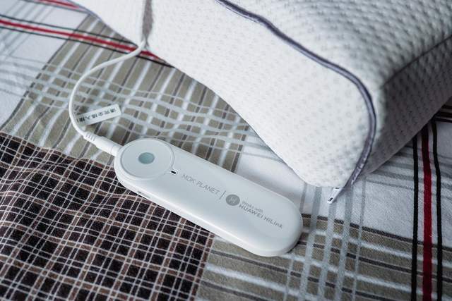 它真的“懂”你的睡眠，华为智选智能乳胶枕使用体验报告