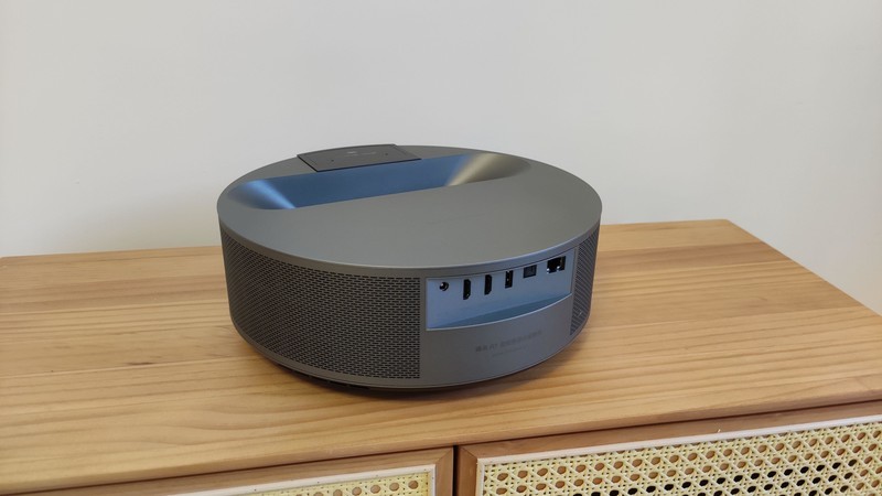 小户型也能宅家看电影，让女友多次留宿的峰米R1使用体验