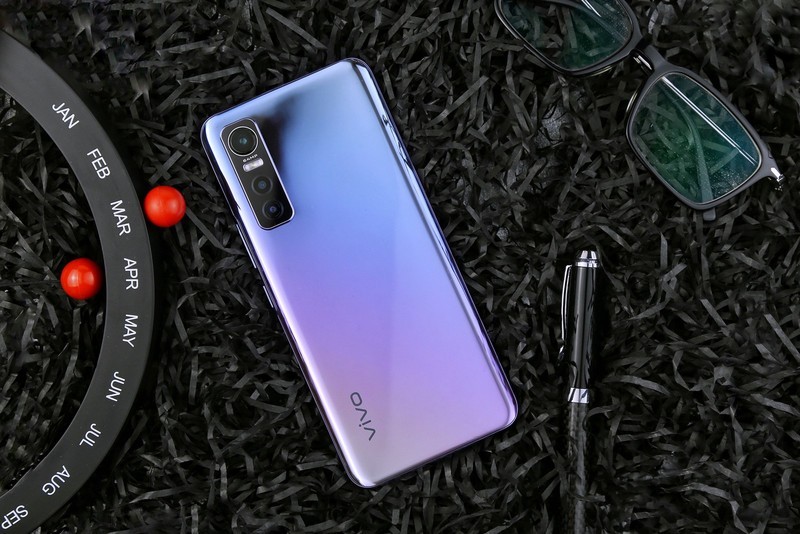 光颜值就爱了！vivo S7e银月色上手体验