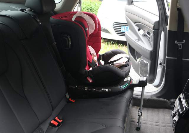 I-Size认证、全年龄段、360°旋转！惠尔顿智转安全座椅体验