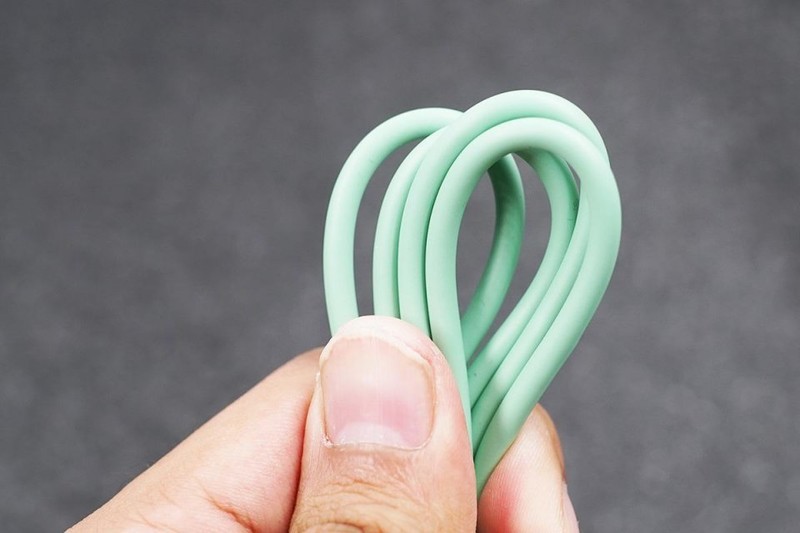 弯折头苹果充电线哪家强？市售8款主流产品对比横评