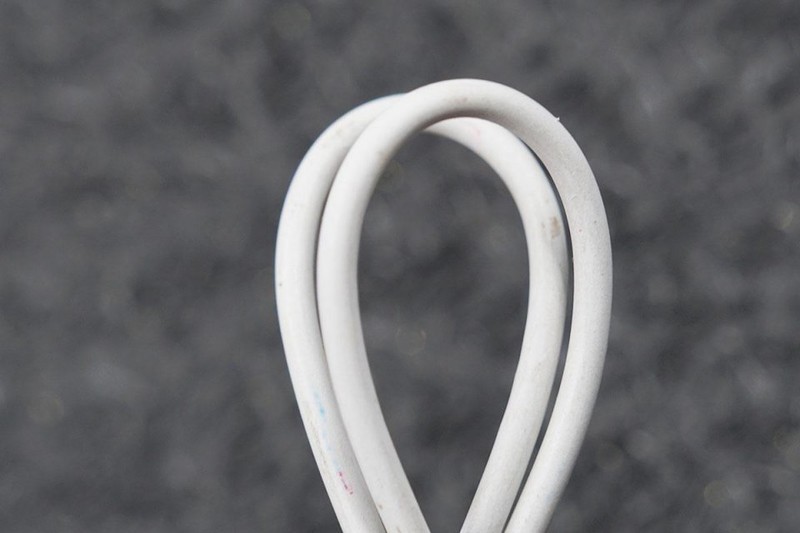 弯折头苹果充电线哪家强？市售8款主流产品对比横评