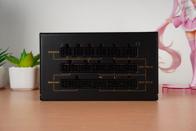 猛男专属配色，先马粉色易大师精钢版装机体验