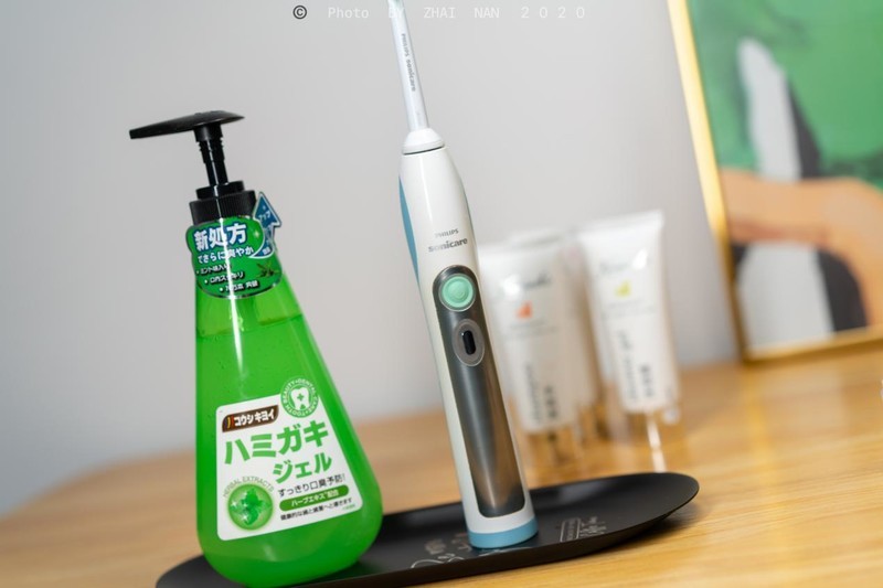 直男受不了了，女朋友送了我五瓶皓齿清液体牙膏，好吃到想咽下