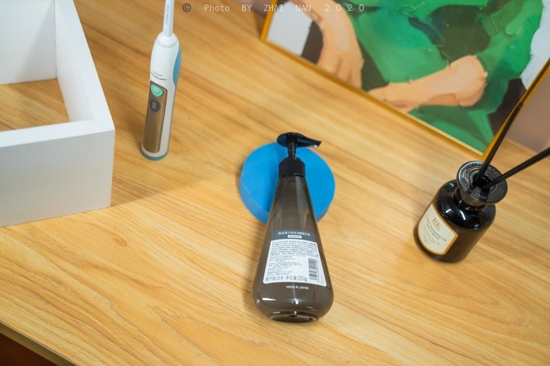 直男受不了了，女朋友送了我五瓶皓齿清液体牙膏，好吃到想咽下