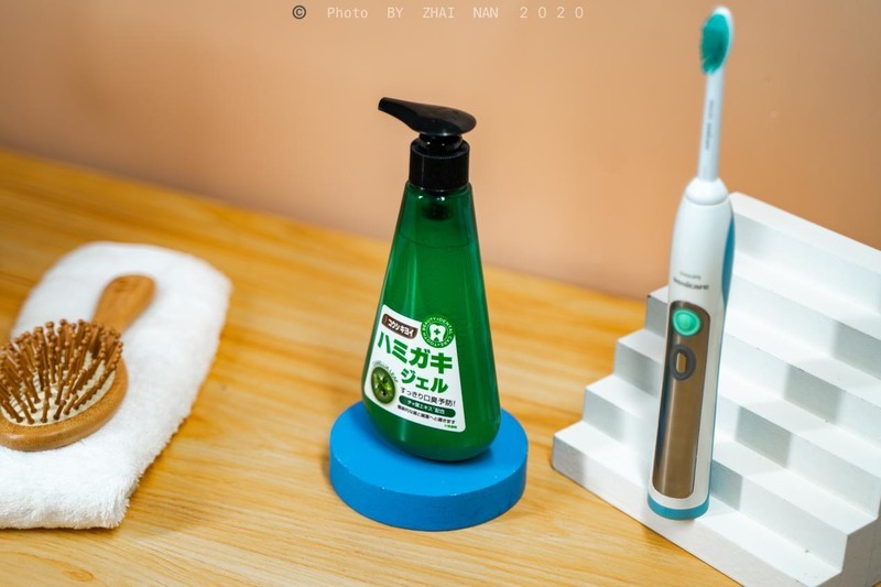 直男受不了了，女朋友送了我五瓶皓齿清液体牙膏，好吃到想咽下