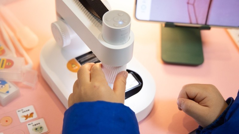 开箱测评当当狸智能显微镜，显微镜下的微观世界真神奇