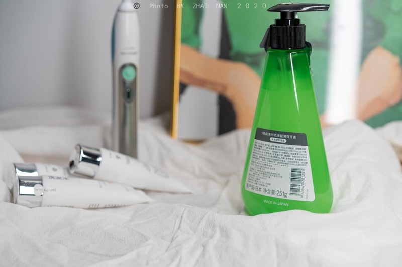 直男受不了了，女朋友送了我五瓶皓齿清液体牙膏，好吃到想咽下