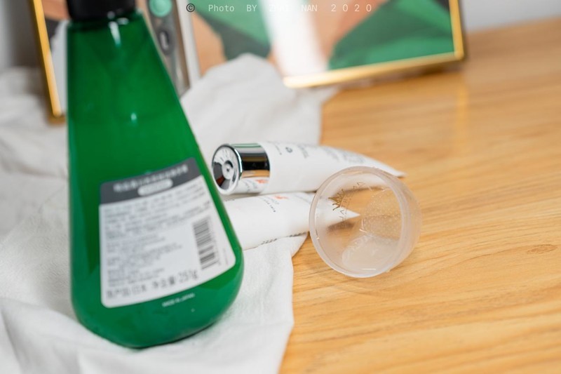 直男受不了了，女朋友送了我五瓶皓齿清液体牙膏，好吃到想咽下