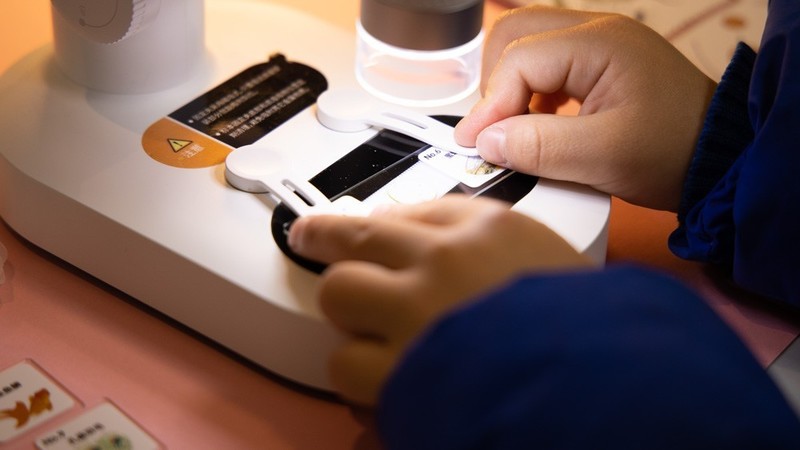 开箱测评当当狸智能显微镜，显微镜下的微观世界真神奇