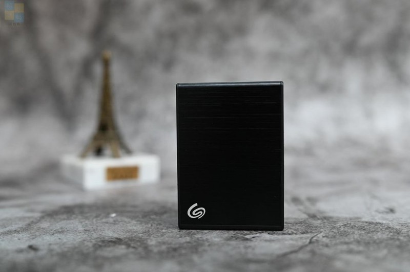 小巧便携数据后备箱，备份传文件好帮手，希捷小铭固态移动硬盘