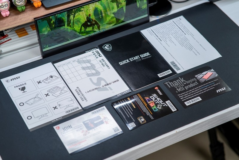 32英寸1000R曲屏显示器评测，微星月神323CQR玩游戏更有沉浸感