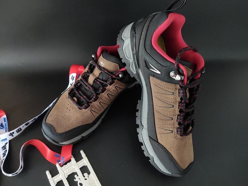 图途绿巨人登山鞋轻量有型 防滑耐磨如履平地